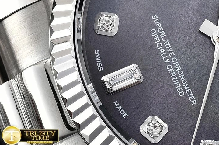 0114 RDD0214B – DayDate 36mm GoAnywhere 682